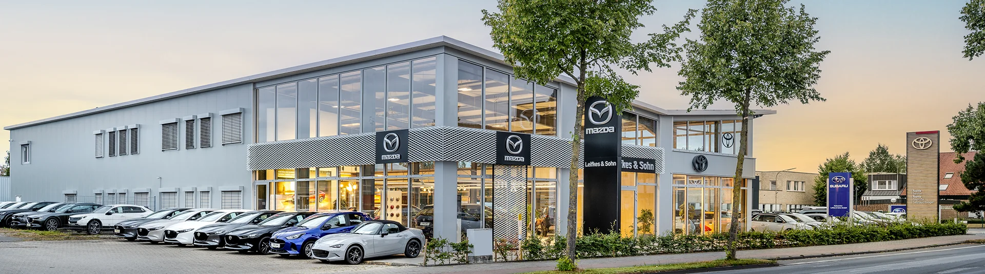 Persönliche Autoübergabe beim Händler
